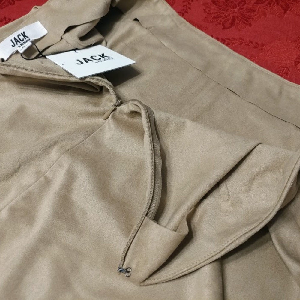 NWT Jack by BB Dakota Khan Faux Suede Ruffle Skirt - Picture 4 of 6